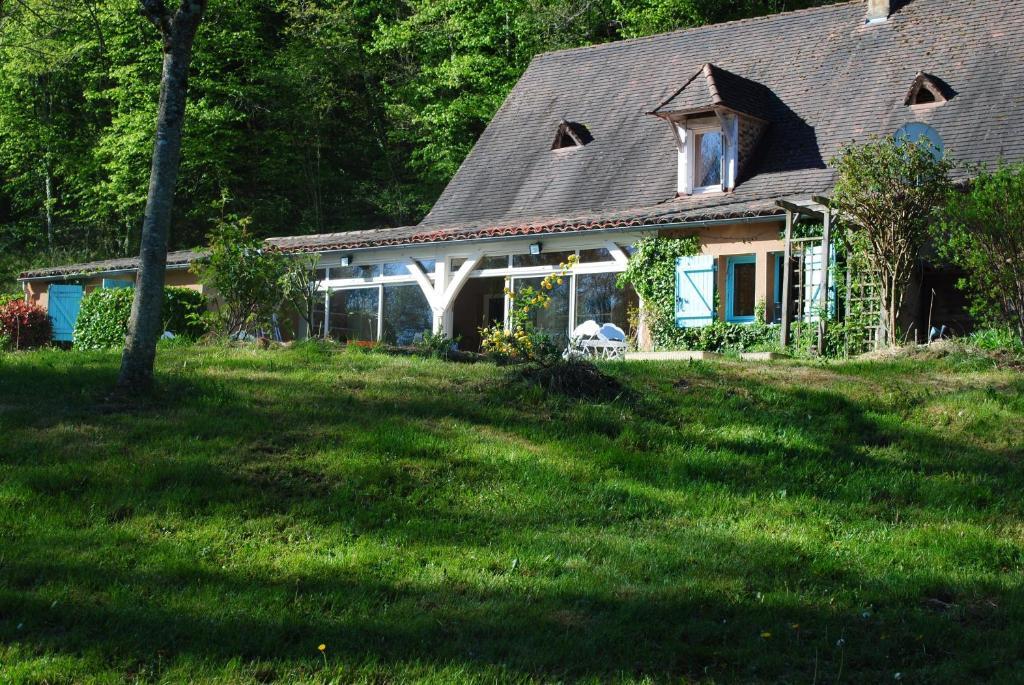 Maison d'Hôtes Le Moulin Pointu Sainte-Nathalène Exterior foto